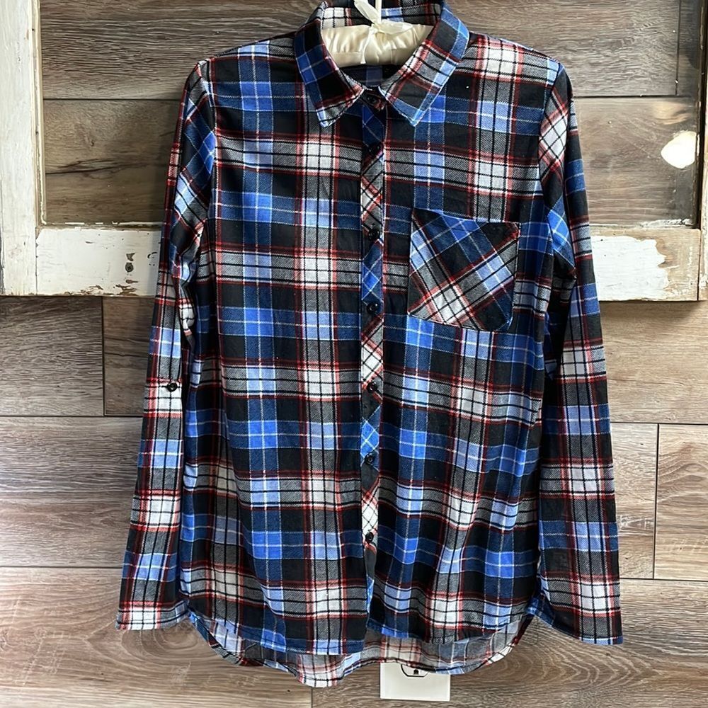 Rue21 Ladies Long Sleeve Like Button Up Top, Size M, Black,Blue,Red& White Plaid